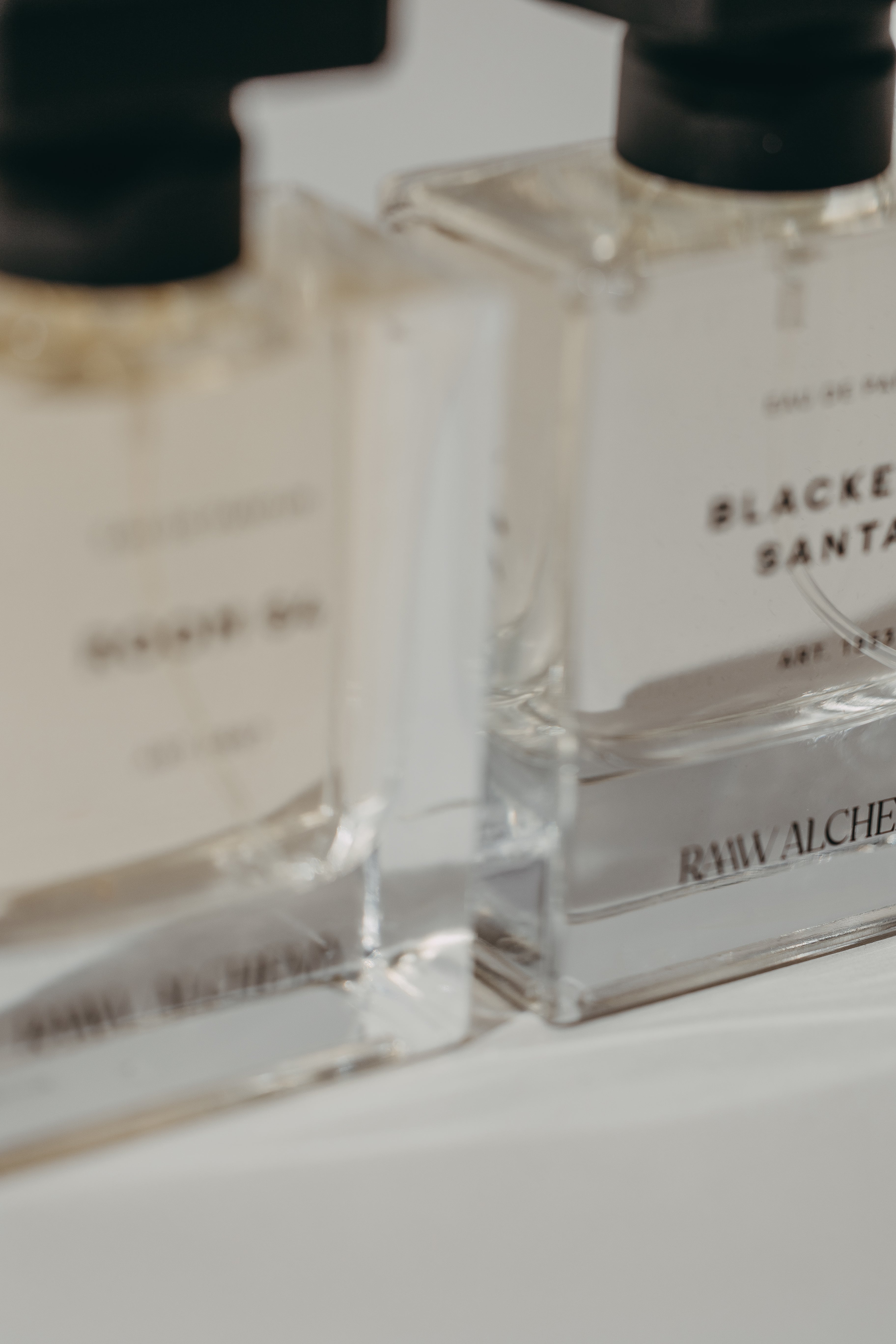 BLACKENED_SANTAL_ROOM_64_lifestyle_3.jpg