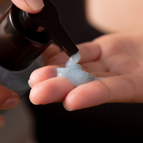 Blue cleansing silk is a balm cleanser with blue tansy and winner of the Danish beauty awards for Raaw Alchemy