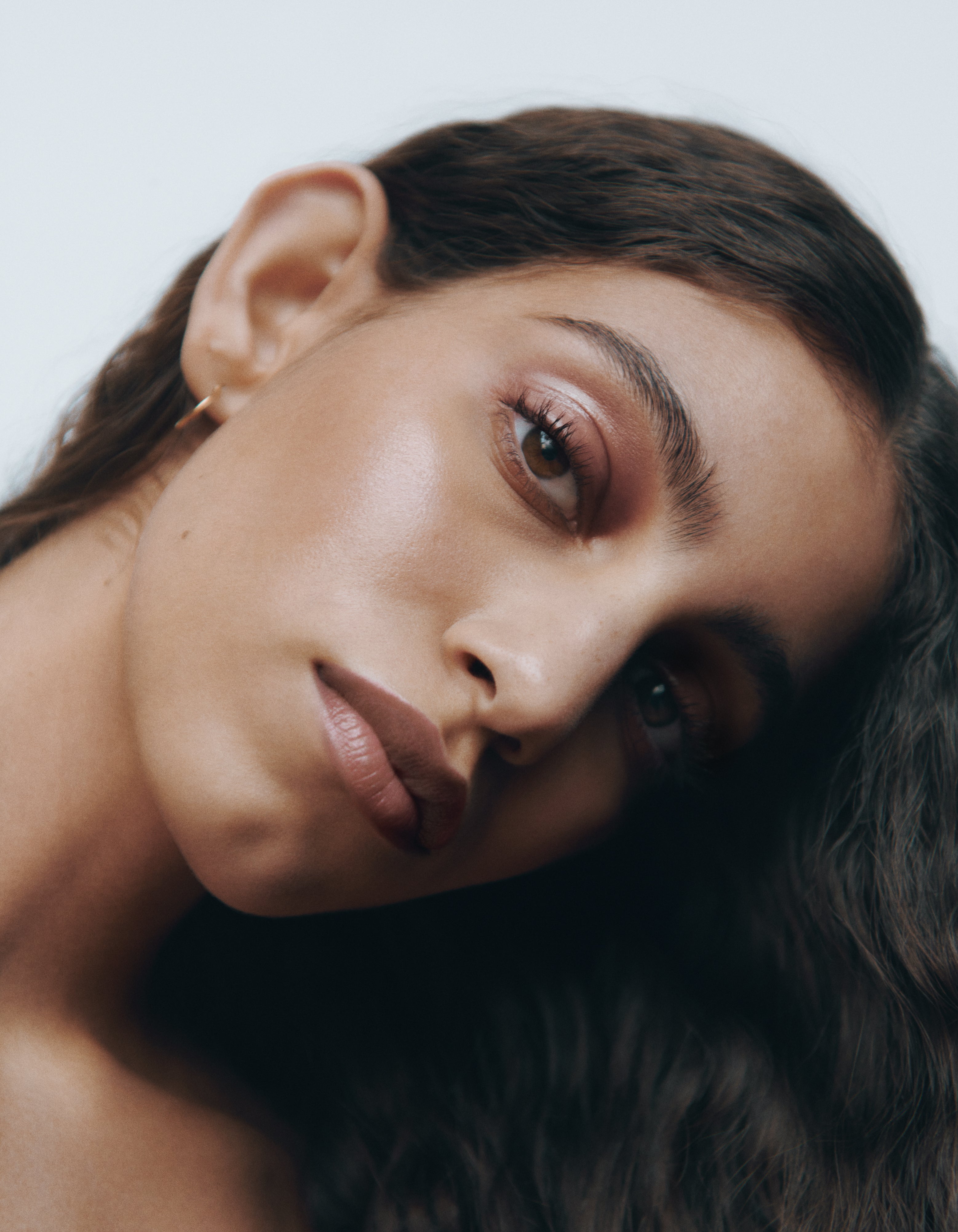 Adaptable colour in neutral brown shade of multi use natural and organic lip cheek & eye colour from Swedish make up brand Manasi7