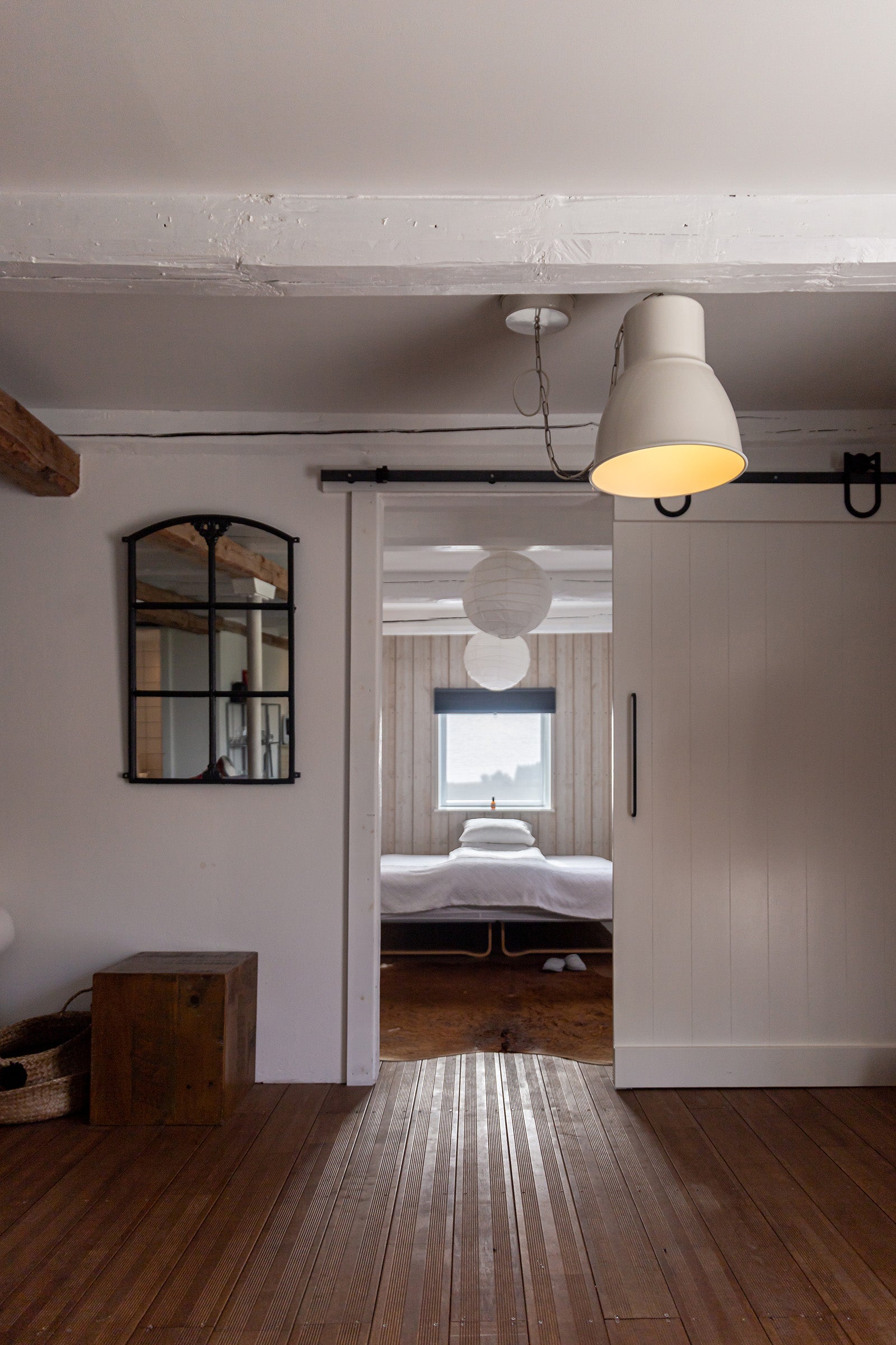 RBFCowshed_Bedroom1_doorway.jpg