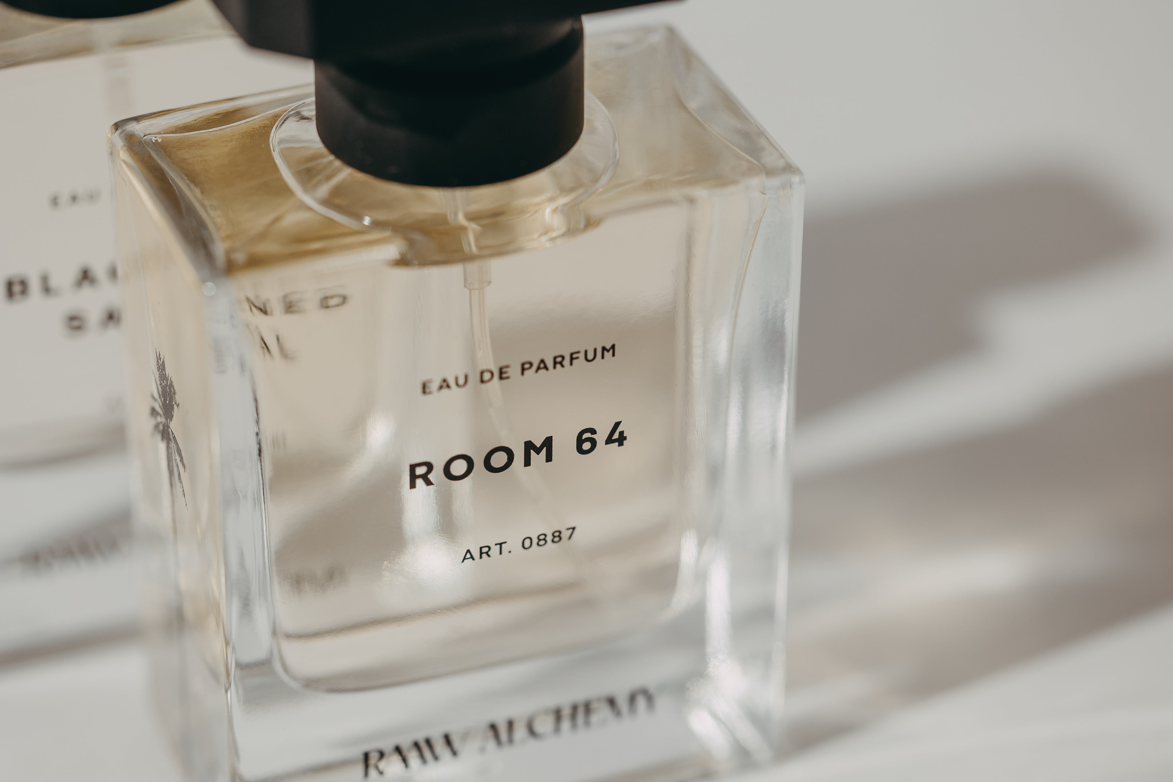 ROOM_64_BLACKENED_SANTAL_lifestyle_10c55dee-f9dc-413d-8b74-df9e6b0f030f.jpg
