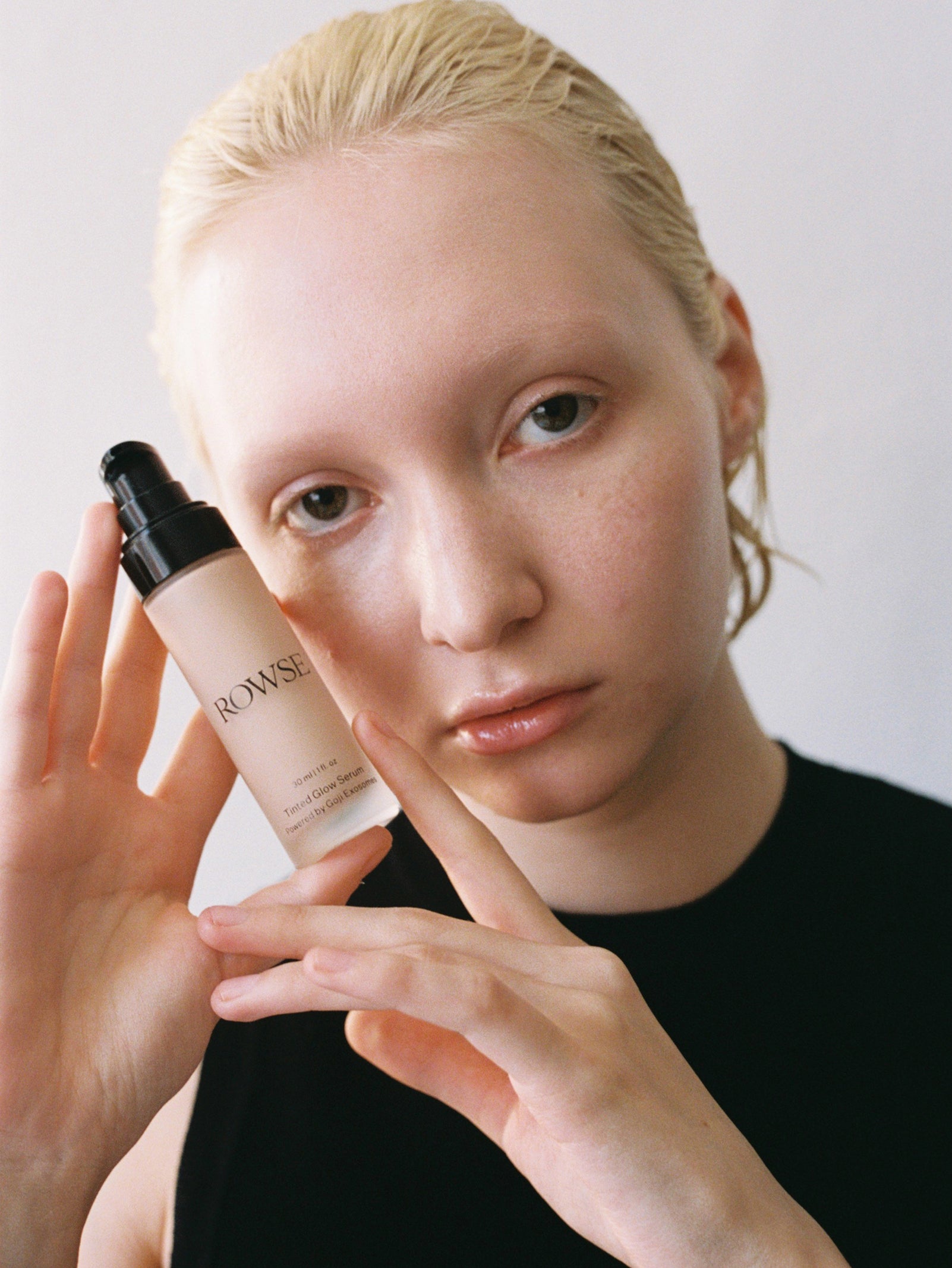 Tinted glow serum