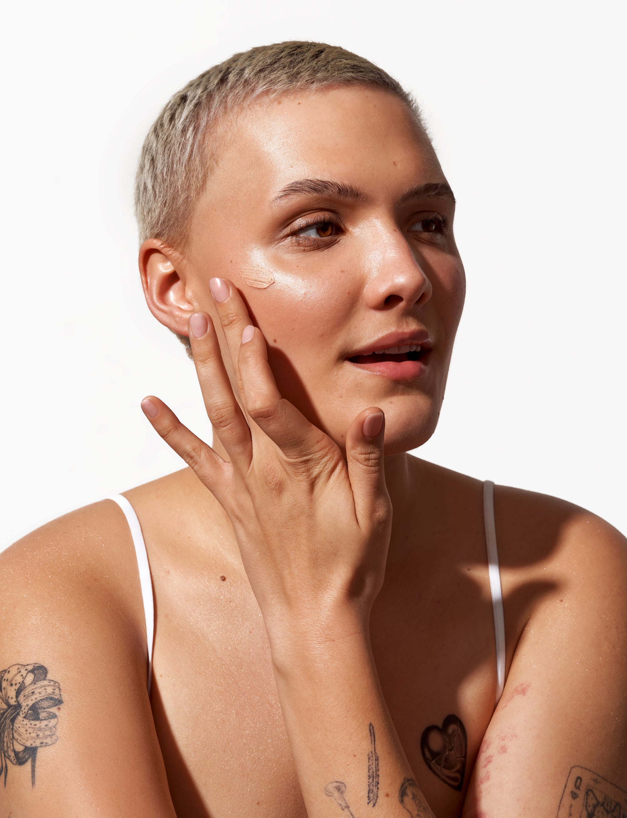 SKIN_ENHANCING_HIGHLIGHTER_13.jpg