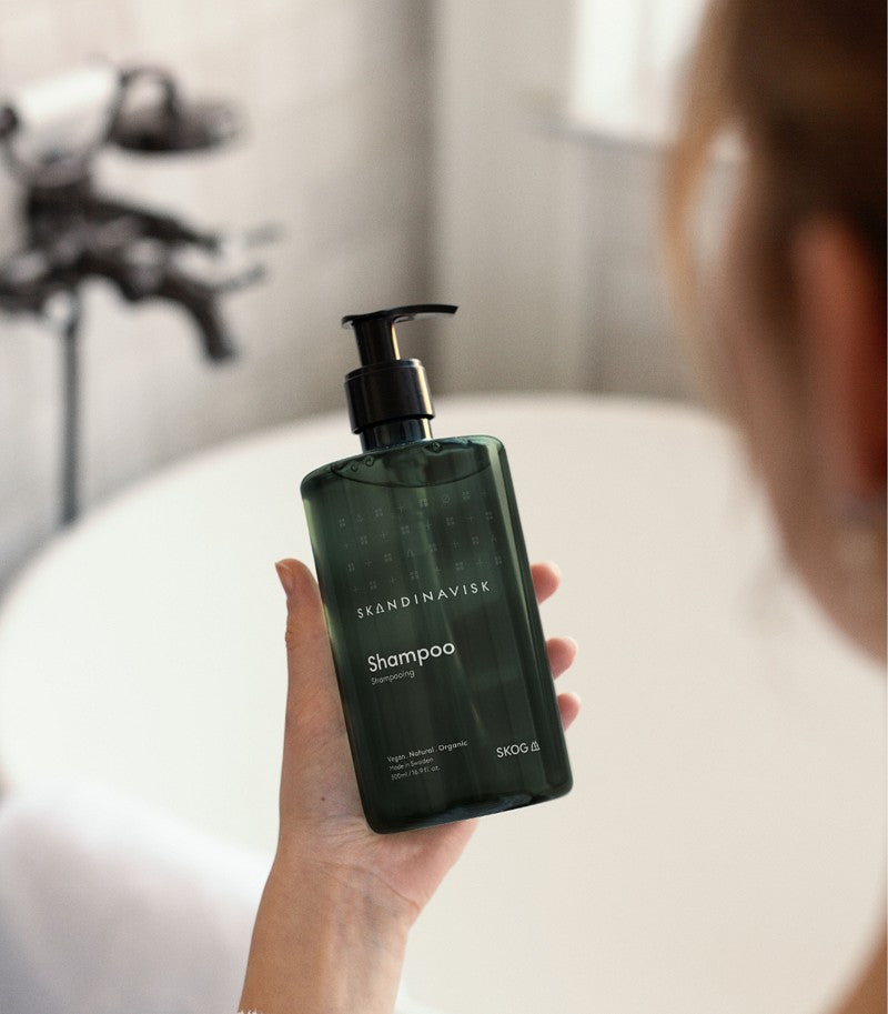 Sustainable, organic & vegan shampoo SKOG, from Skandinavisk in refillable bioplastic pump bottle 500ml