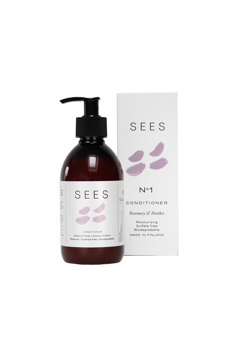 Sustainable and biodegradeable hair shampoo & conditioner in stylish rice bag packaging, for a great gift for the conscious consumer from Finland's natural beauty company SEES