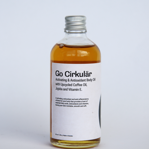 Buy both the Body Oil and Body Scrub from Go Cirkulair and save, for a complete body treatment for improved circulation and skin texture, both with recycled coffee extracts for its stimulating effect.
