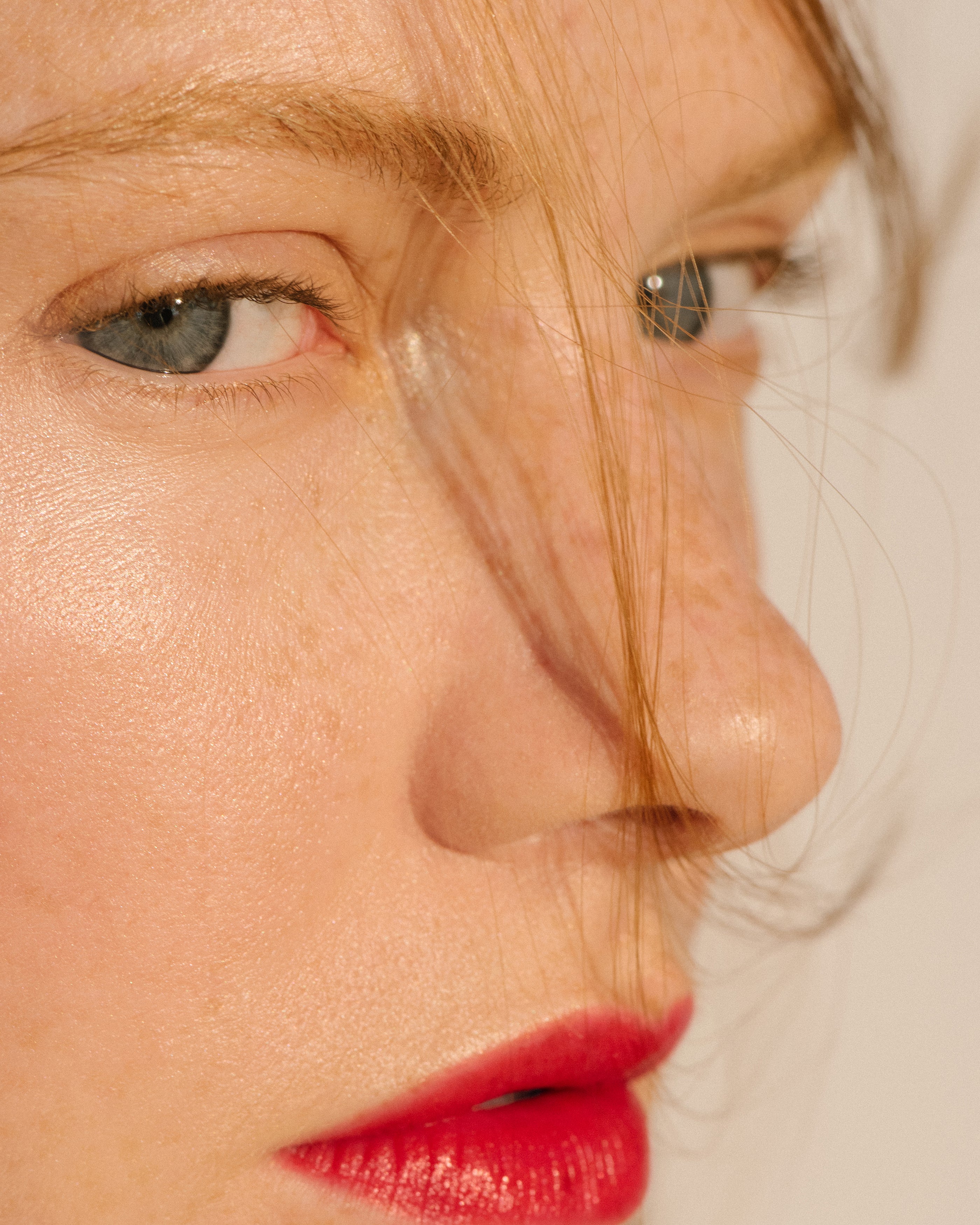 Warm red tone Alizarin, multi use natural and organic lip cheek & eye colour from Swedish make up brand Manasi7