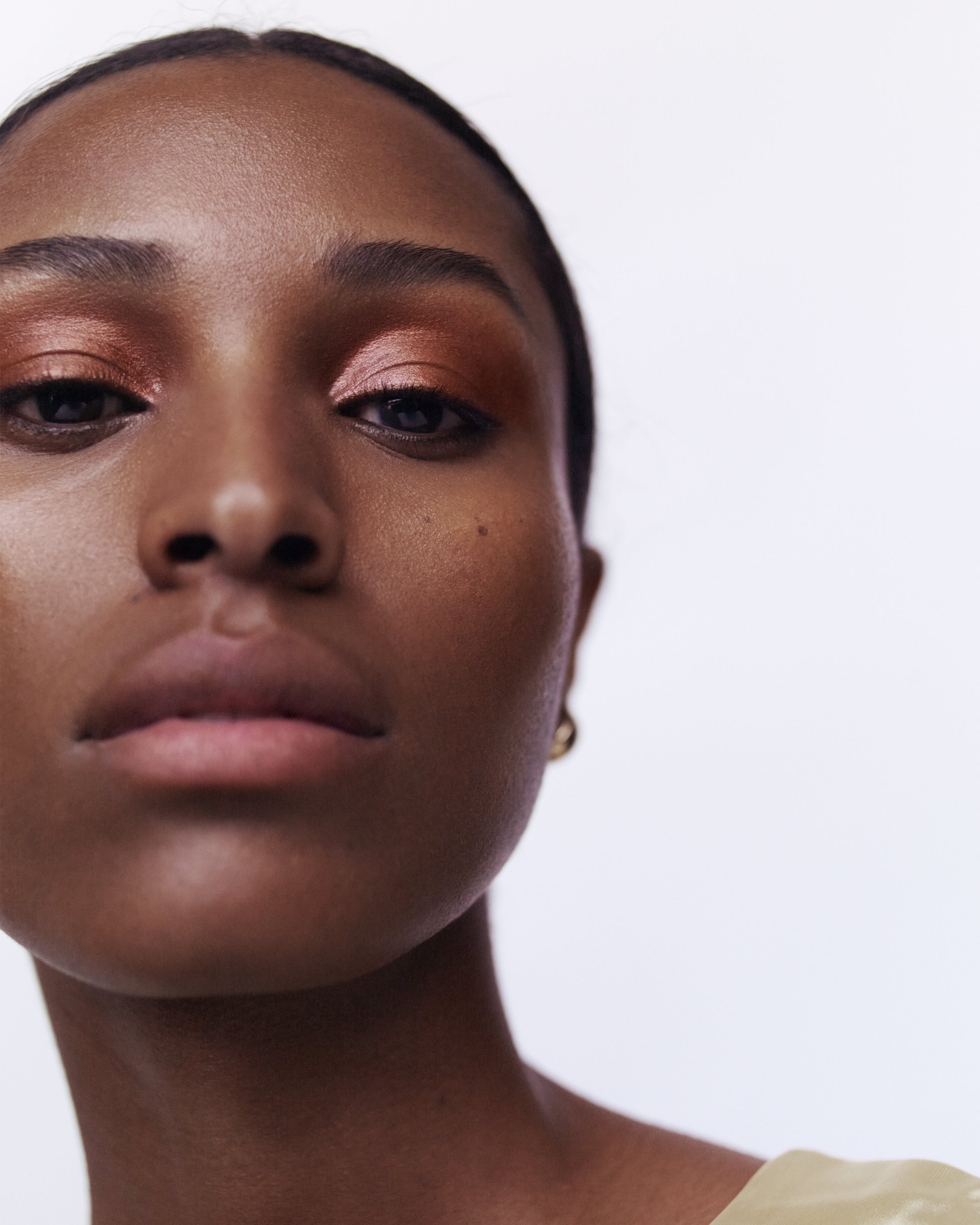 Golden copper tones of cream eye colour Chaminade suits all skin tones. All natural and organic in minimalist white pots from Swedish cult make up brand Manasi7