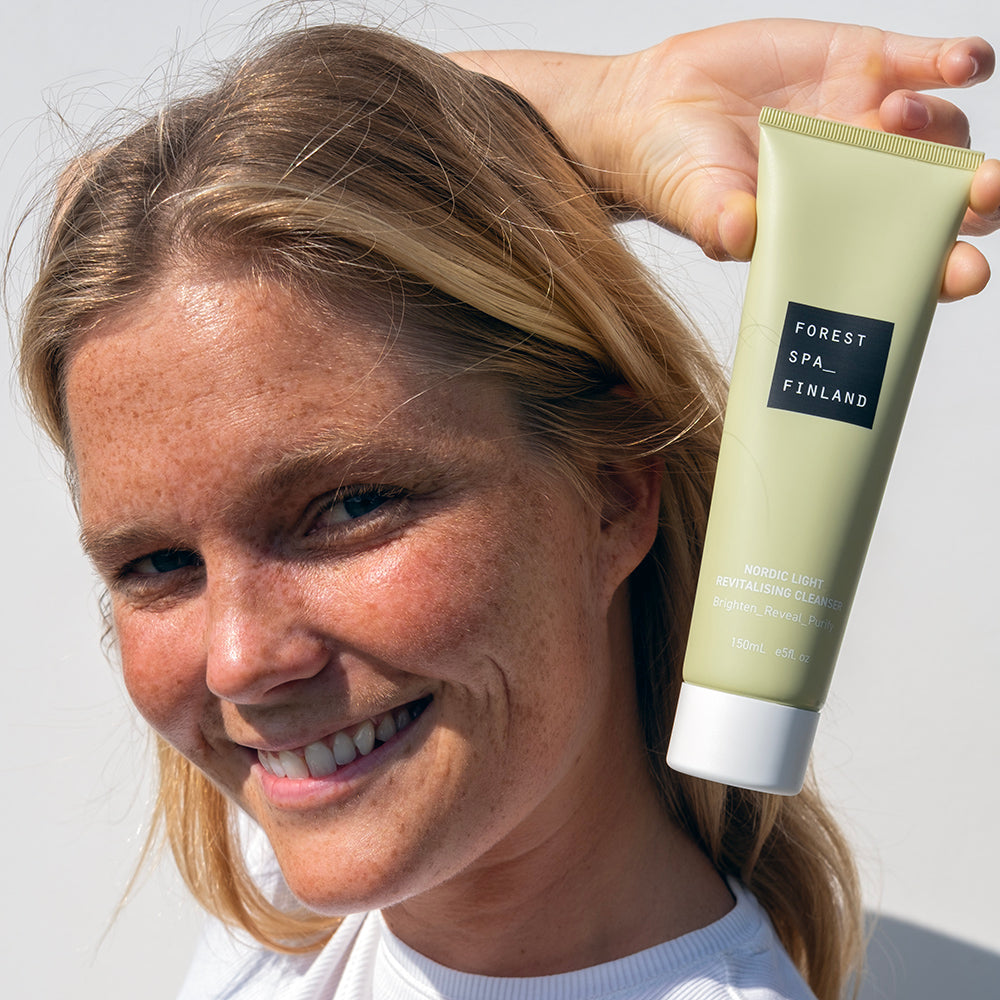 revitalising_cleanser_-model__DSF8449-web.jpg