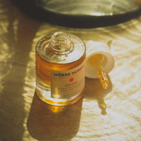 Brightening, nourishing & antioxidant rich facial oil made by hand from wild grown Finnish plants in small batches. Sustainable skincare