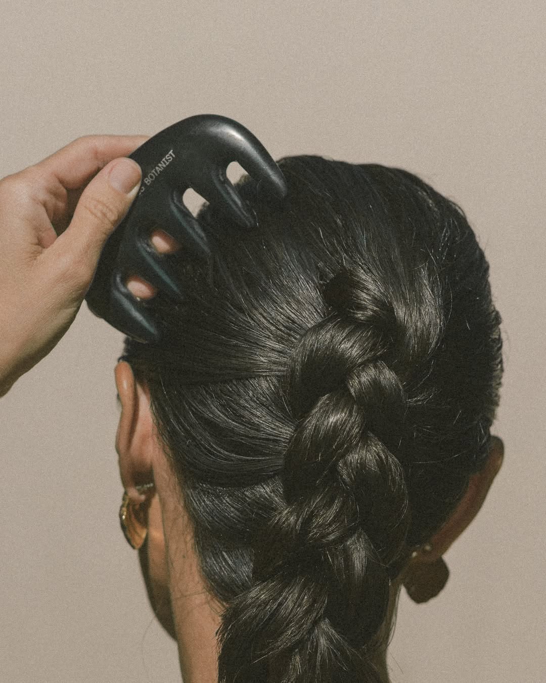 Healthy Scalp, Healthy Hair: A Natural Approach to Itchy Scalp Relief