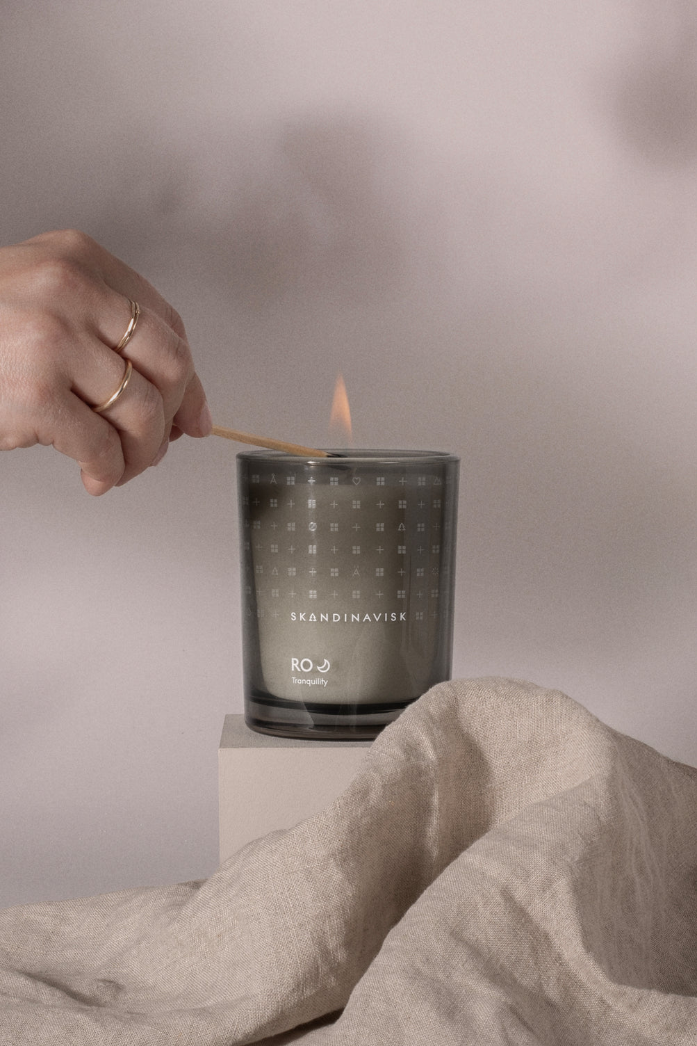 20107_STYLING_1_RO_Scented_Candle_200g.jpg