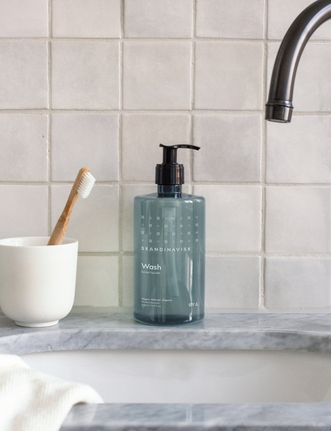 20632_100_styling_OY_WASH_500ML_fc7721f4-ecac-4d21-b575-ef291b721264.jpg