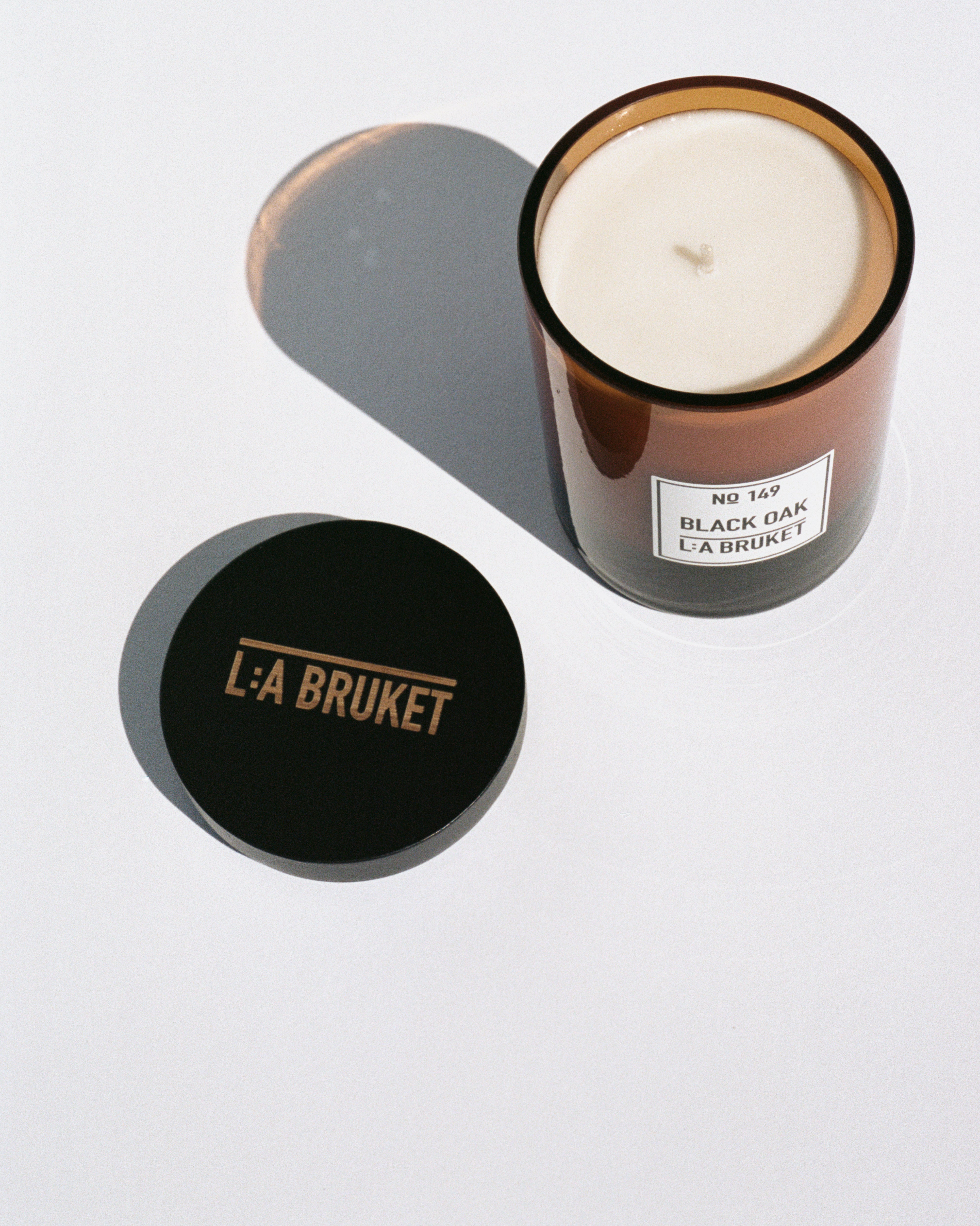 All natural, organic and vegan candle in amber glass with the woody scent Black Oak, from the best of Sweden's coastal home fragrance brand, L:A Bruket