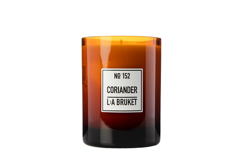 All natural, organic and vegan candle in sustainable refill pouch with the sweet green scent Coriander, from the best of Sweden's coastal home fragrance brand, L:A Bruket