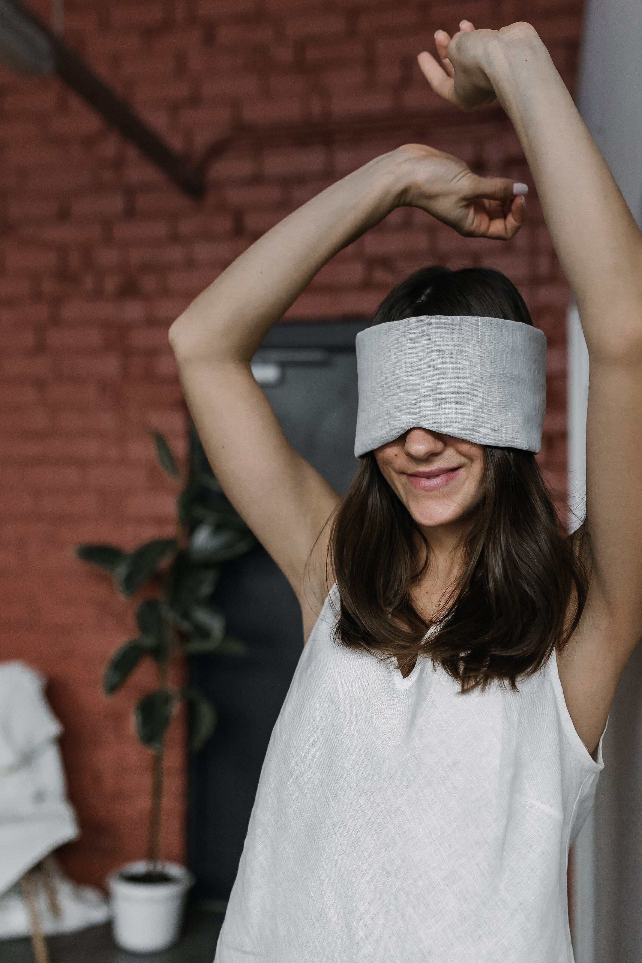 Organic linen sleep mask in natural colours for a luxury sleep solution, designed to comfortably cover the ears too. In a wash & travel bag from Isona Linen