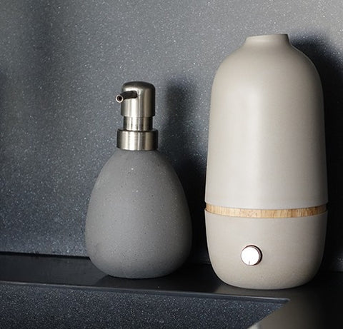 Stylish beige essential oil diffuser, ideal to use in the bathroom at your desk or bedroom. using Venturi method for best effects.