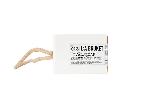 Natural, vegan & organic bar of foot soap with pumice stone, on a sisal rope, from the nature of Sweden's West Coast by the best selling minimalist L:A Bruket