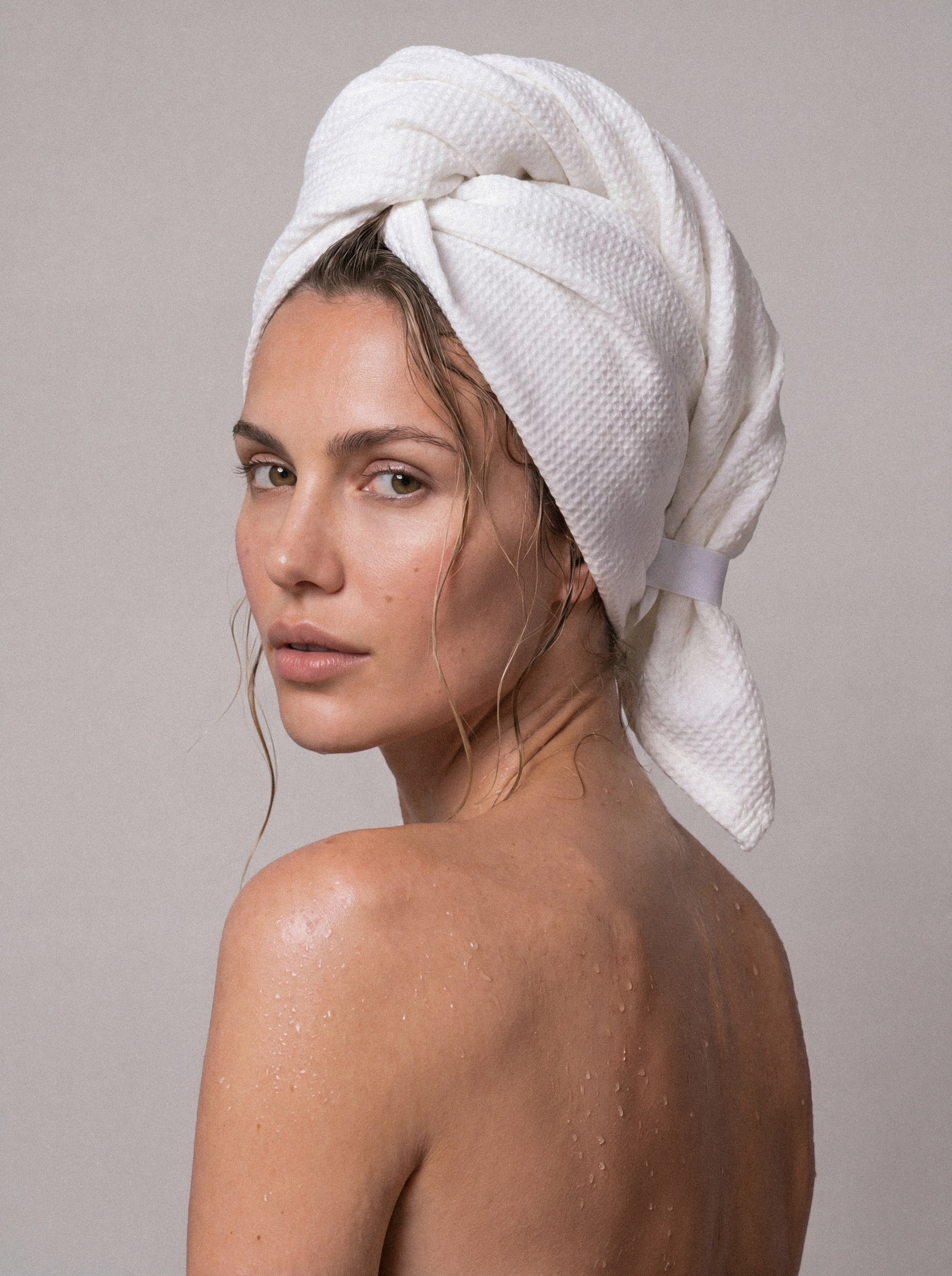 Luare-KV-The-Hair-Hug-Towel.jpg