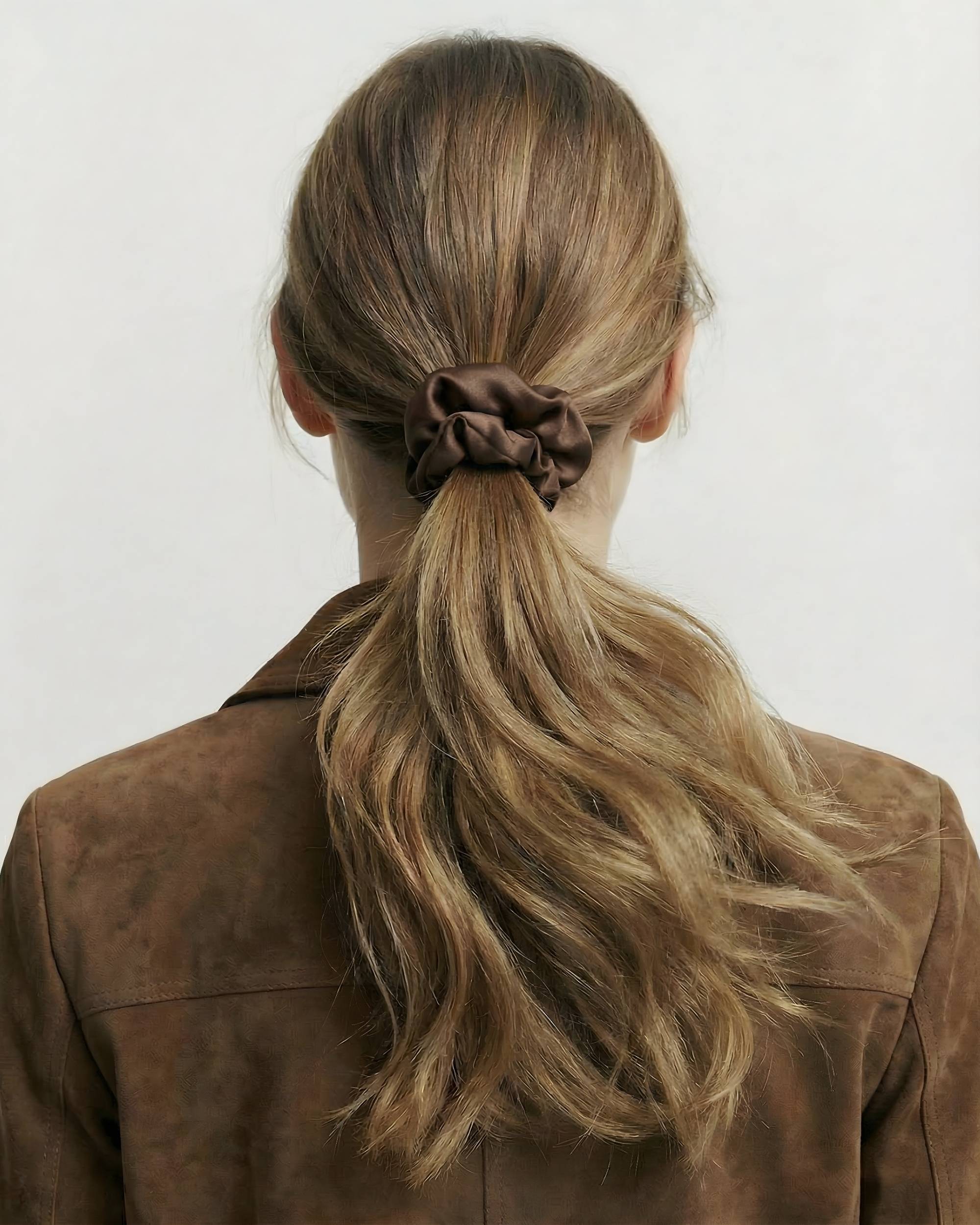 Luare-Midi-Scrunchie-Nougat.jpg