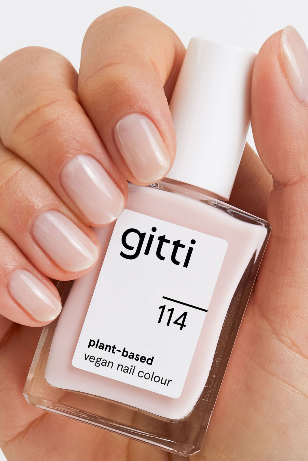 Nail polish : 114