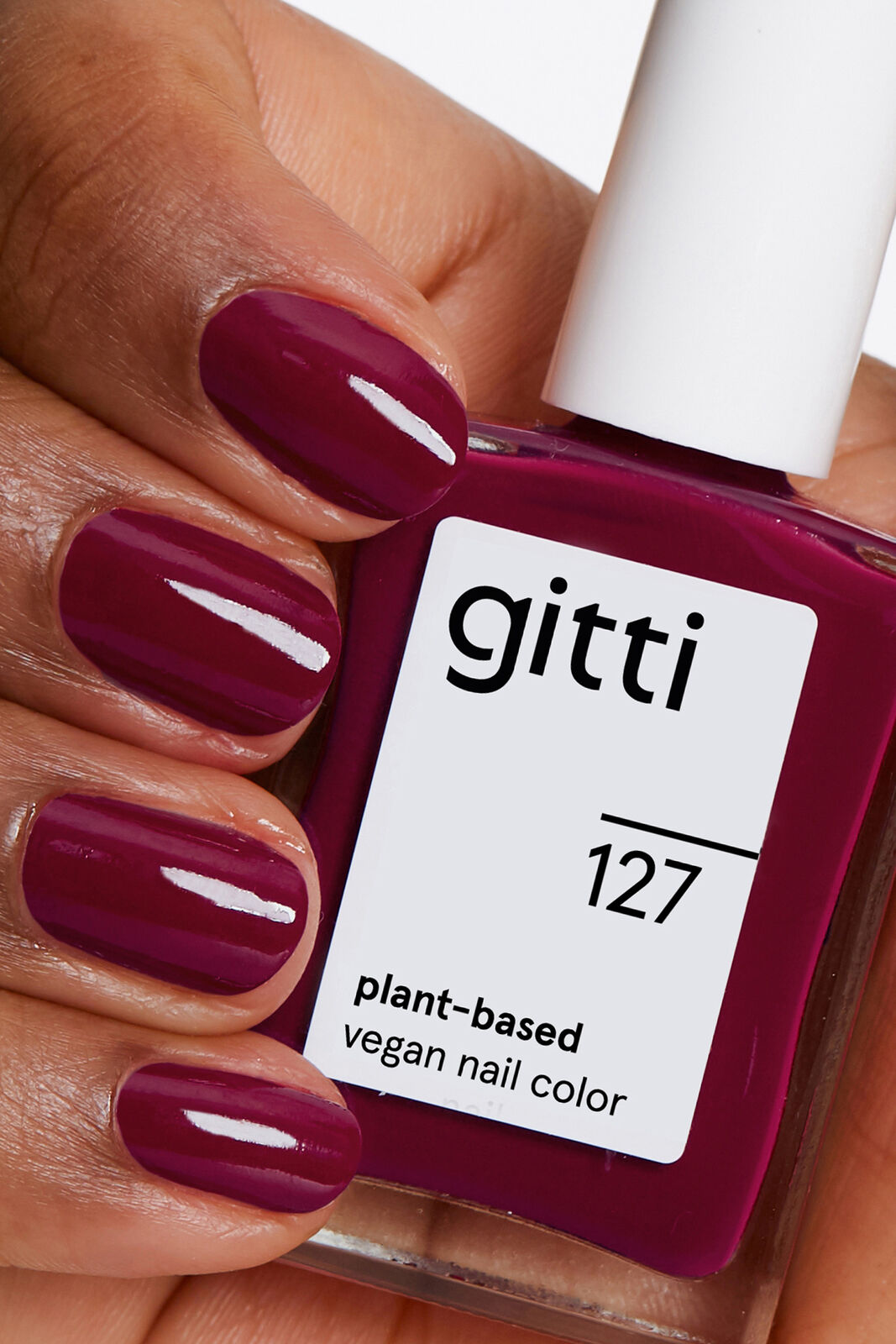 Nail polish : 127