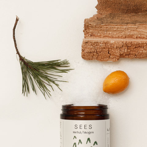 Bath salts with natural fragrance of the Nordic forests with uplifting notes of citrus
