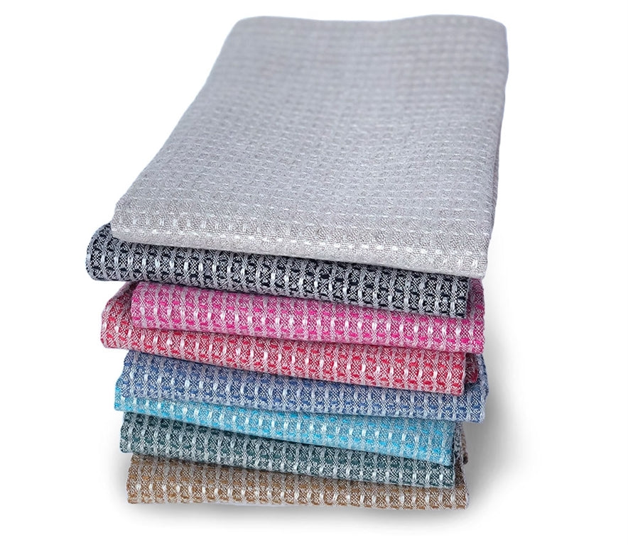 100% linen spa hair towel in bubble waffle weave for a Nordic spa experience. Easy to wash, dry without odour and will last for years due to traditional manufacture in Sweden by Växbo Lin