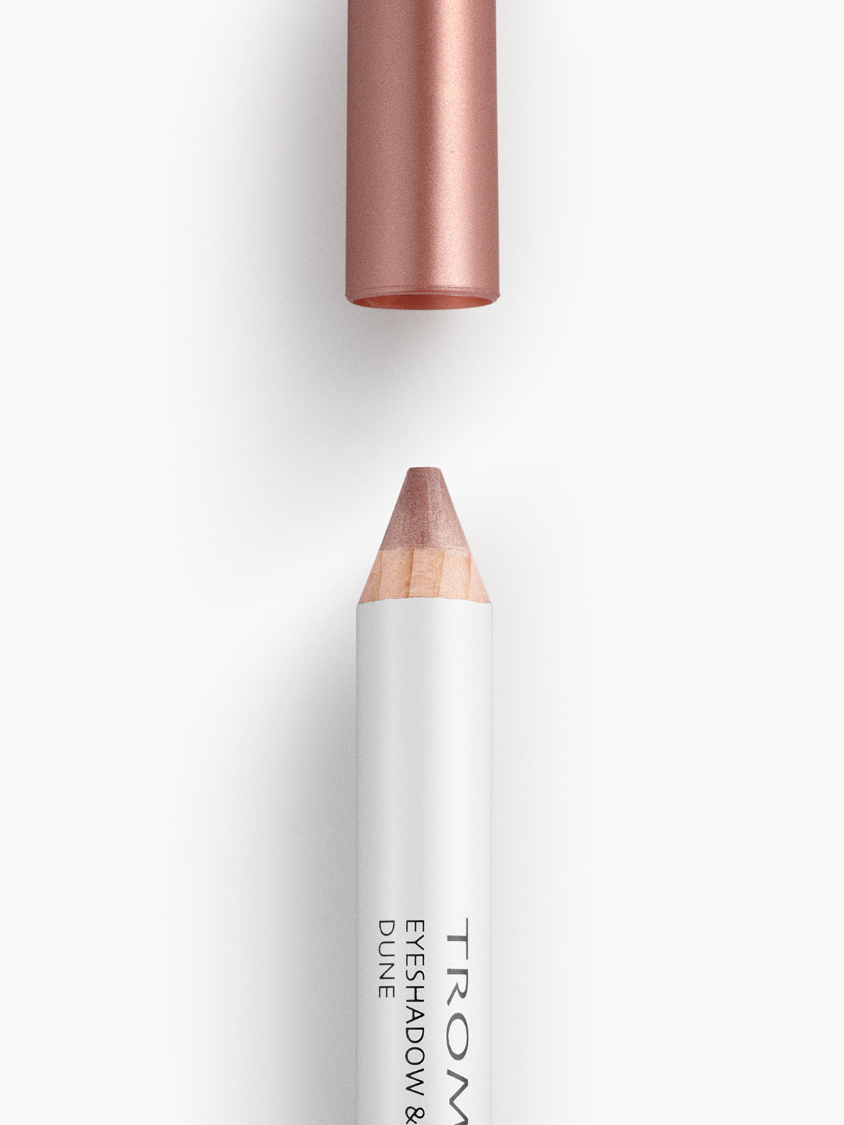 Eyeliner and Eyeshadow: Dune