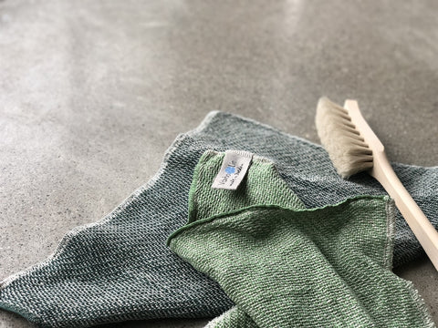 100% linen dishcloth in wide choice of colours for a natural and sustainable home and kitchen.. Easy to wash, dry without odour and will last for years due to traditional manufacture in Sweden by Växbo Lin