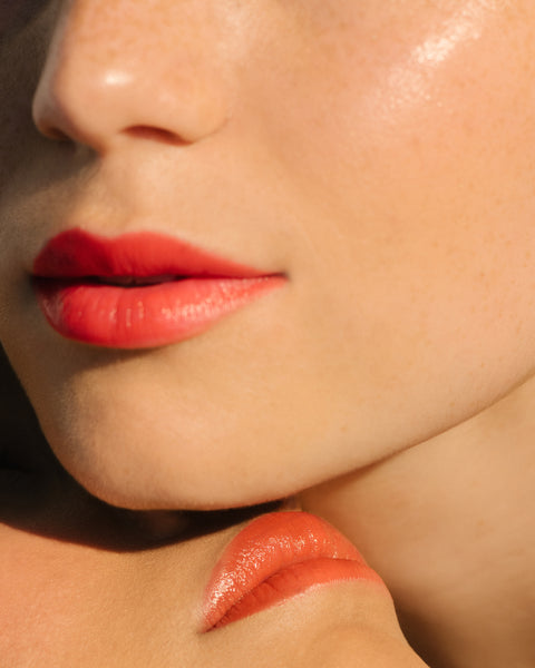 Warm coral red tones of multi use natural and organic lip cheek & eye colour from Swedish make up brand Manasi7