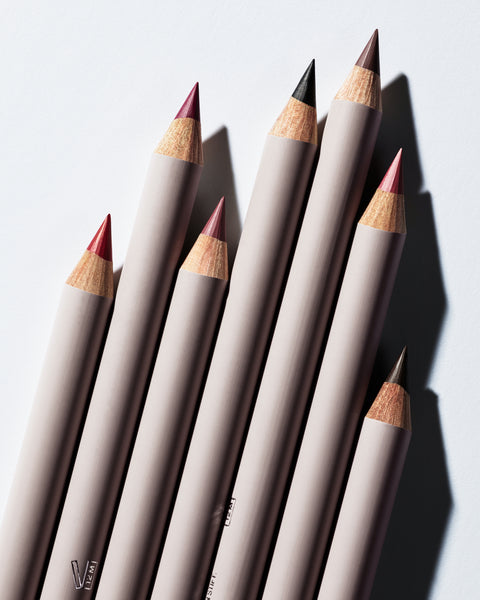 Add these make up pencils to your wish list - all natural and organic eye & lip definer for all skin tones in sustainable packaging from Swedish make up brand Manasi7