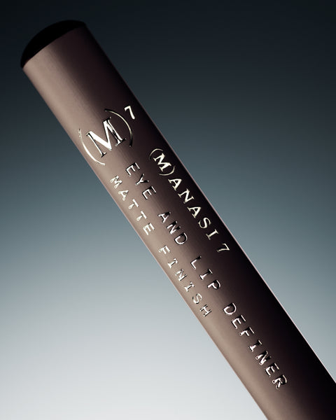 Beautiful make-up with all natural and organic eye & lip definer for all skin tones in sustainable packaging from Swedish make up brand Manasi7