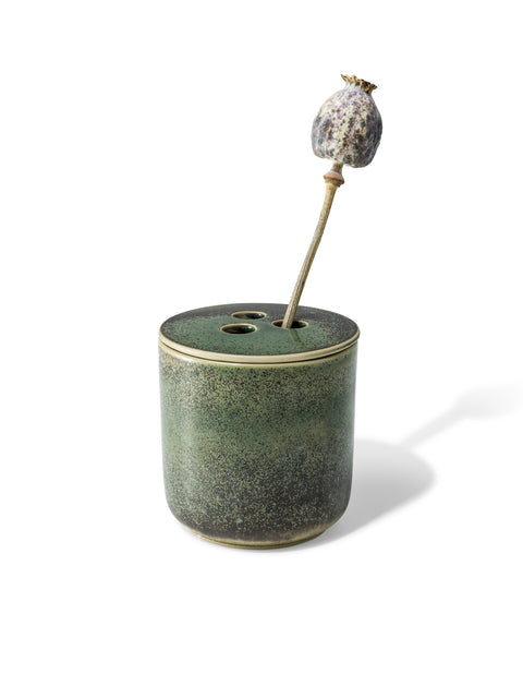 Elegant design and natural sophisticated scent of woody eucalyptus in this refillable ceramic candle in unique textured finish from Quod Stockholm, perfect for any home